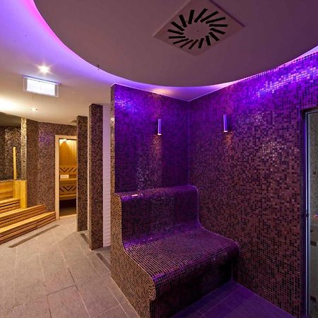 To Wellness Hotel Bank  Bagian luar foto