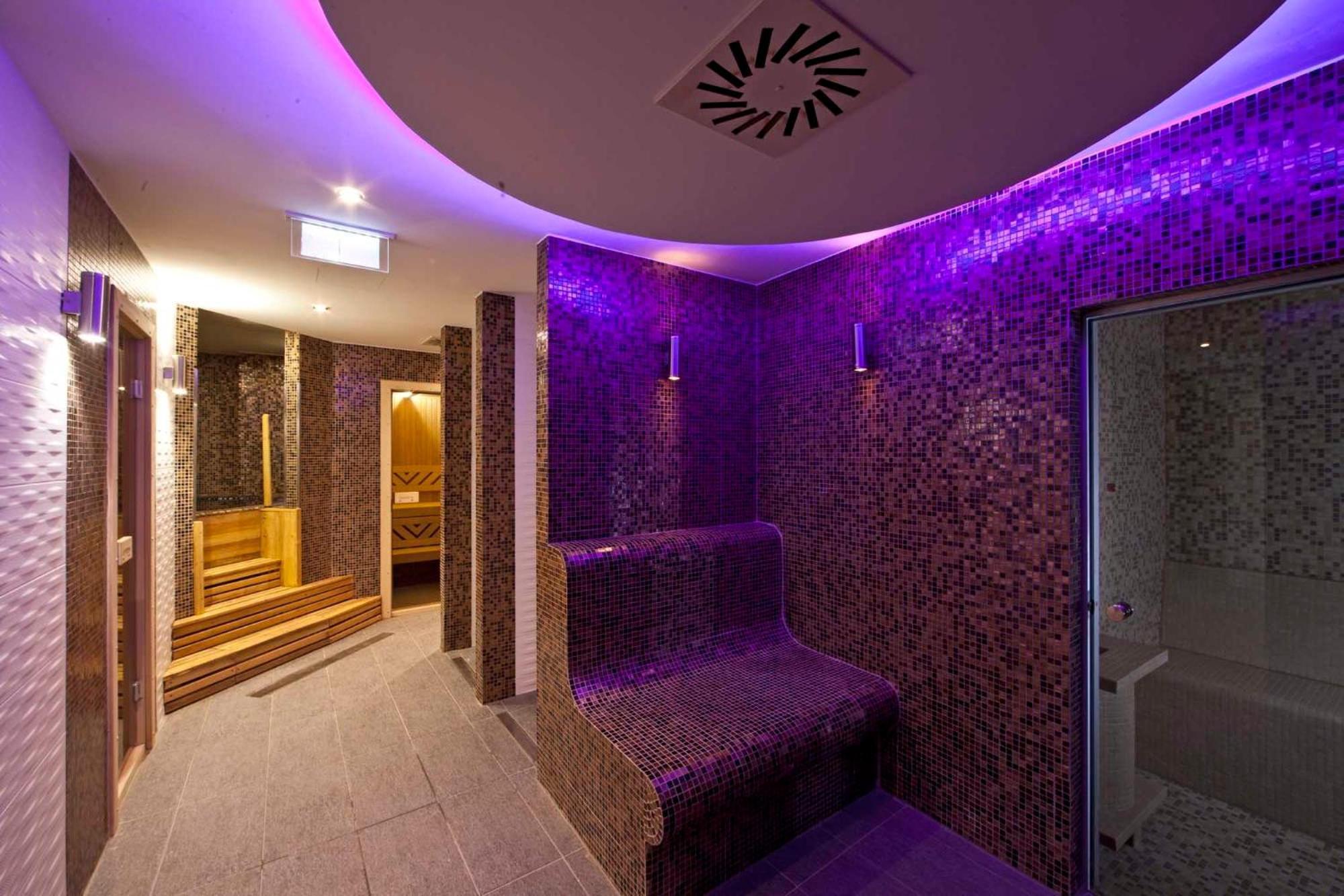 To Wellness Hotel Bank  Bagian luar foto